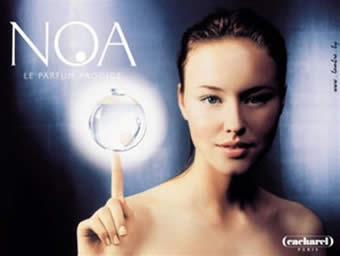рекламный образ аромата Noa Cacharel плакат 